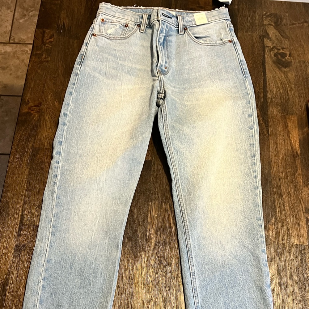 Abercrombie.  27/4R size.  High rise mom Jean